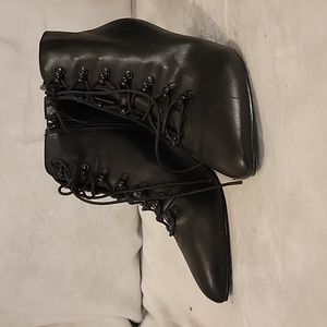 Comfort view gothic ankle bootie